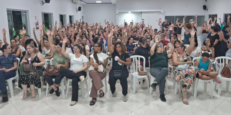 Educação: Servidores aprovam pagamento de férias pecuniárias, já decisão sobre HTPC online e compensação dos sábados, ficou em aberto