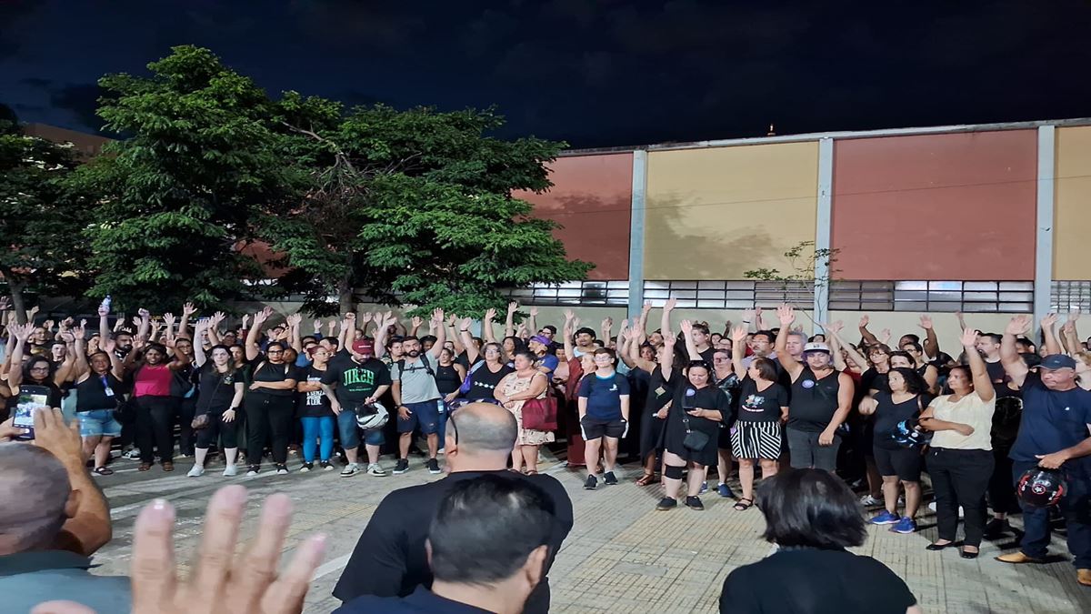 Em assembleia, servidores aceitam nova proposta e encerram greve
