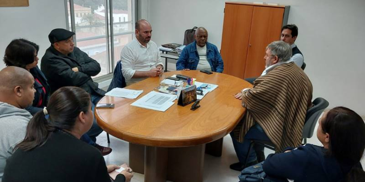 Assembleia Com Agentes Comunitários De Saúde E Endemias Permanece Aberta E Espera Resposta Da Prefeitura