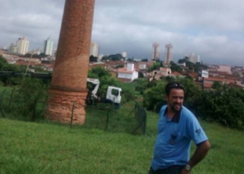 Prefeitura Manda Servidores Instalar Luzes De Natal Em Chaminé Interditada