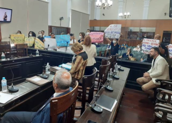 Profissionais Da Enfermagem De São Carlos Usam Tribuna Livre Para Pedir Apoio Pela Volta Do Piso Salarial Suspenso Pelo Stf