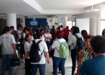 Agentes Ocupam Paço Municipal E Exigem Acordo Na Escala De Trabalho E Fornecimento De Vales Transportes