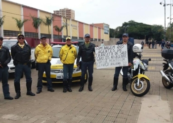 Agentes De Trânsito Realizam Manifestação Na Baixada Do Mercado