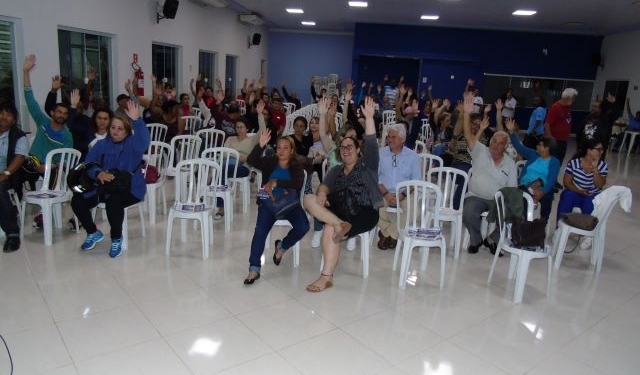 Em Assembleia Servidores Aprovam 4% De Reajuste Nos Salários E Tíquete De R$ 400,00